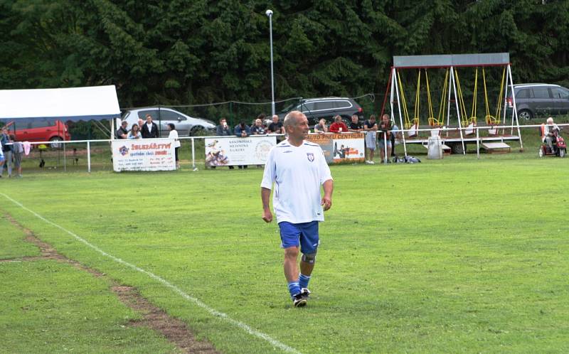 Fotbalové sedmdesátiny Rudníku přivedly na místní hřiště sparťanskou fotbalovou legendu Jana Bergera či dalšího někdejšího reprezentanta, na jaře trenéra Sparty Petra Radu. 