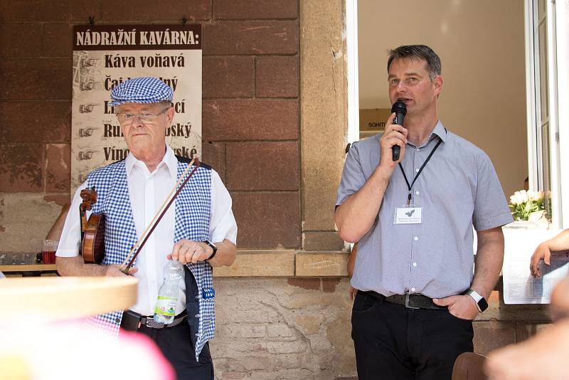 Vlakové nádraží v Martinicích v Krkonoších, které je kulturní památkou, zažilo v sobotu oslavy 120 let lokální dráhy z Martinic do Rokytnice nad Jizerou.