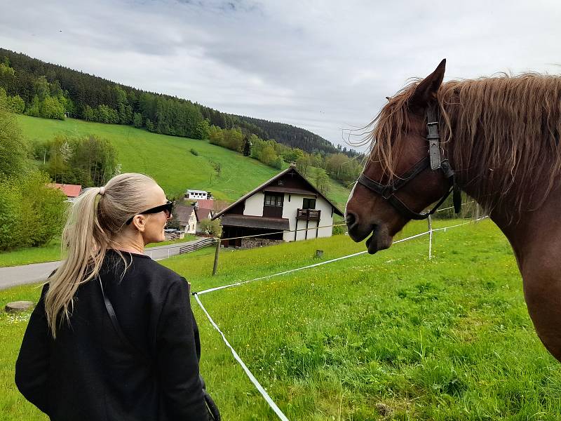 V Dolním Dvoře byla ve čtvrtek 18. května otevřena zábavná výletní online rodinná hra pro turisty Dolnodvorské vyhlídky