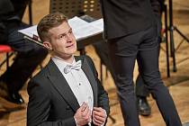 Tenor Petr Nekoranec oslnil trutnovské Uffo. Doprovázel ho Symfonický orchestr Českého rozhlasu, který dirigoval Američan William Kelley.