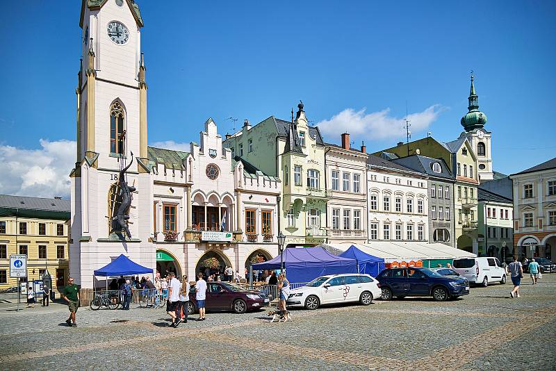 Trutnovské vinařské slavnosti 2021 na Krakonošově náměstí.