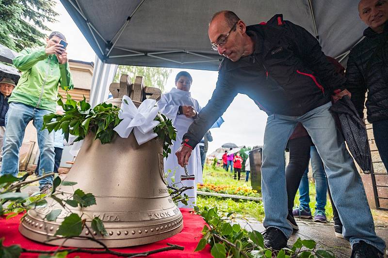 U příležitosti výročí 300 let od zahájení stavby místního kostela došlo v Borovnici k posvěcení obecního zvonu sv. Víta a umístění do věže.