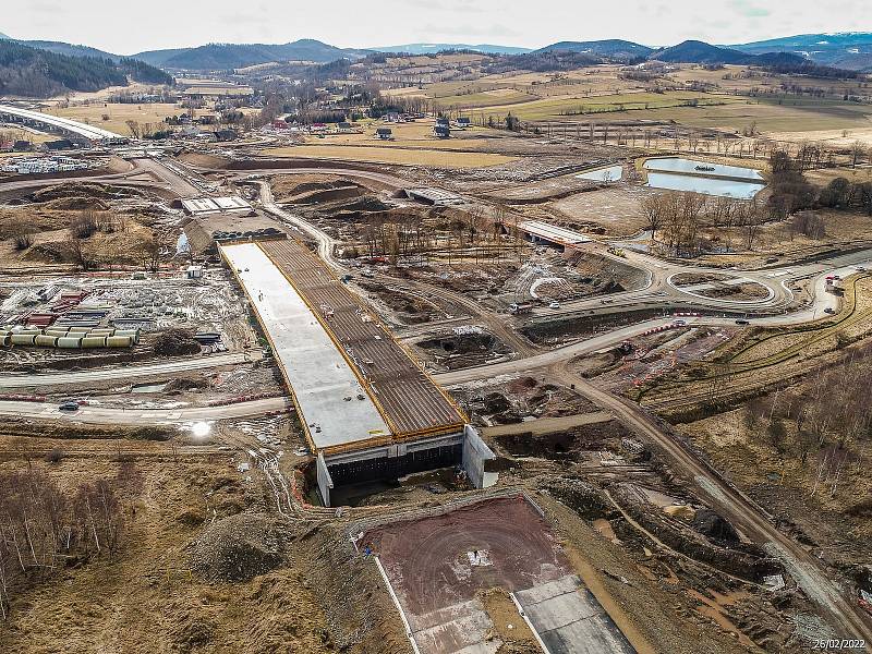 Výstavba polské rychlostní silnice S3 u českých hranic v úseku Kamienna Góra - Lubawka.