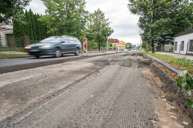 Oprava silnice v Pražské ulici v Trutnově.