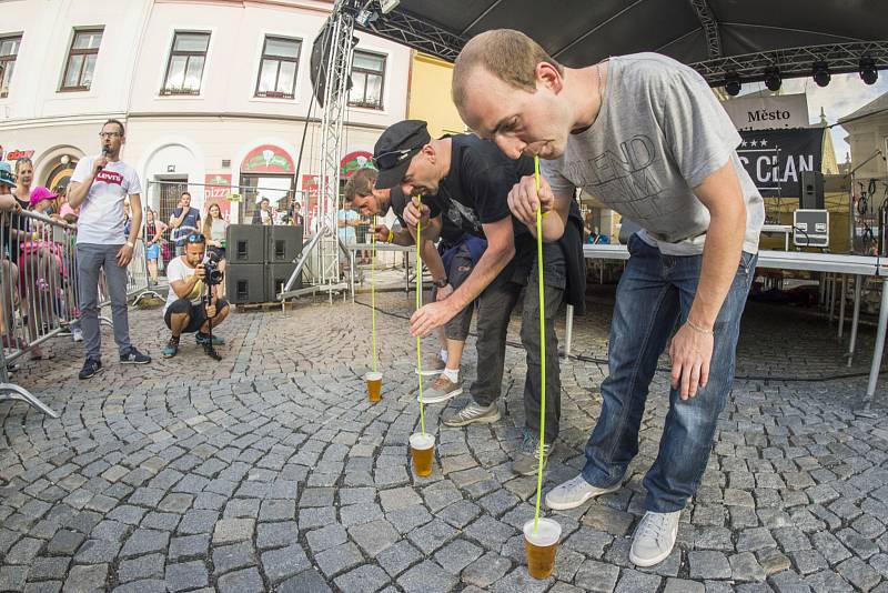 Pivo teklo proudem v Jilemnici.