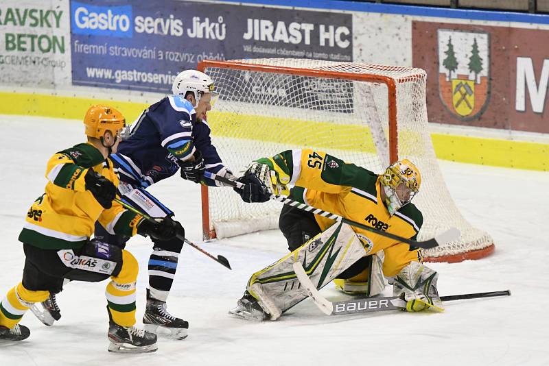 Čtvrtfinále play off hokejové Chance ligy: HC Stadion Vrchlabí - VHK Robe Vsetín.
