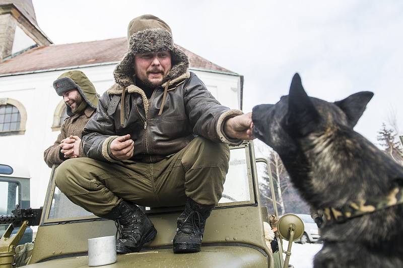 Veteran Car Club Dvůr Králové nad Labem pořádal v sobotu Tříkrálovou jízdu.