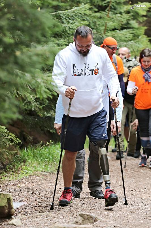 Charitativní výstup Na Sněžku pro Evču, organizovaný nadačním fondem KlaPeto, vynesl rekordních 1 577 000 korun.