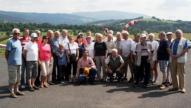 Setkání plachtařských veteránů na vrchlabském letišti