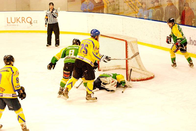 Krajská hokejová liga - semifinále play off: Nová Paka - Dvůr Králové.