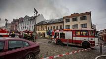 Požár domu na náměstí TGM ve Dvoře Králové nad Labem.