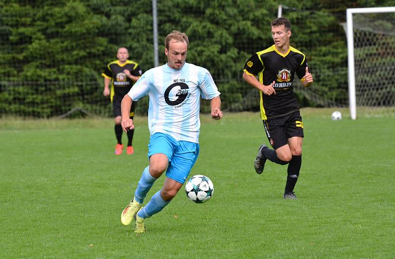 Fotbalisté Košťálova-Libštátu si na domácím hřišti vyšlápli na druhý tým tabulky. Lomnici porazili těsně 2:1.