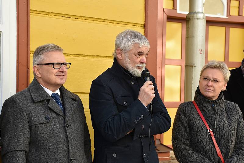 V Janských Lázních otevřeli stálou česko-polskou expozici o historii lázeňství.