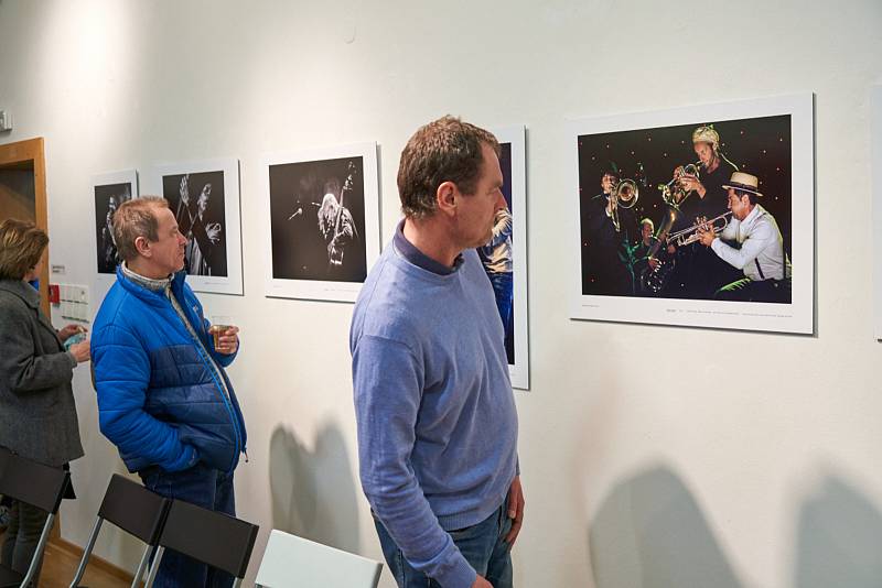 Z vyhlášení a vernisáže výstavy k Jazz World Photo 2019.