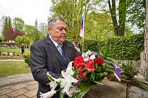 Letošní připomínka výročí konce 2. světové války na městském hřbitově v Trutnově.
