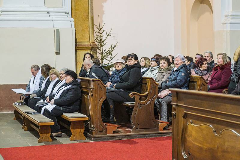 Koncert pro Tříkrálovou sbírku v trutnovském kostele zahájil tradiční novoroční akci charity.