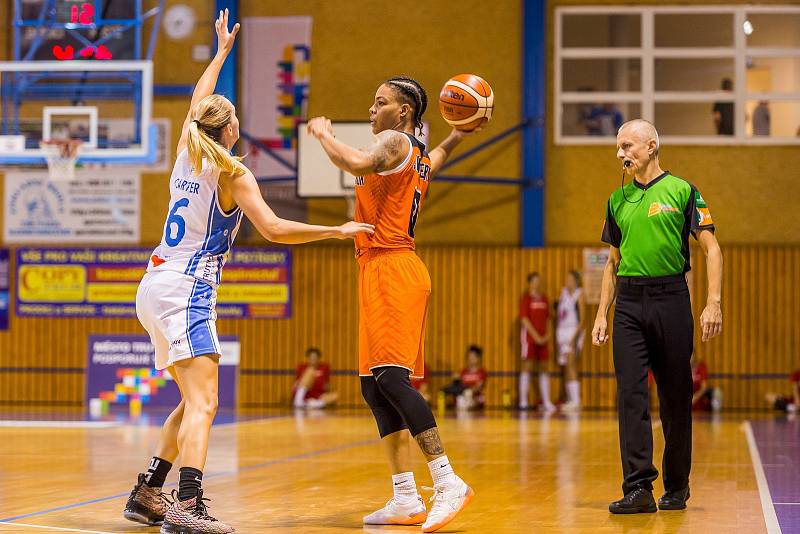 Turnaj basketbalistek O pohár města Trutnova: Trutnov - Ružomberok.