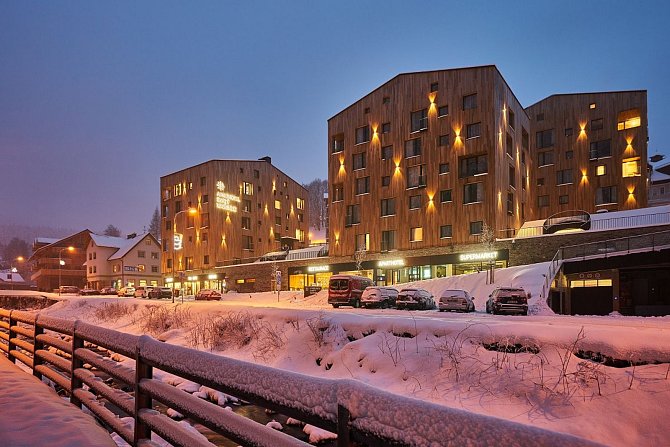 Mladoboleslavská cena za architekturu navazuje na Krkonošskou cenu za architekturu, jejíž první ročník vyhrál Aparthotel Svatý Vavřinec v Peci pod Sněžkou (na snímku).