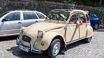 Národní sraz Citroënů 2CV, lidově zvaných kachen.