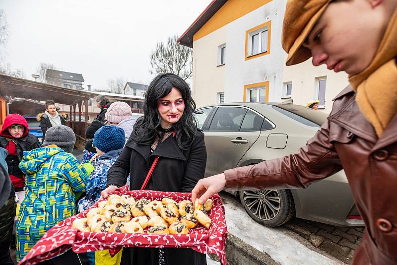 Pilníkov žil v sobotu masopustním průvodem a veselím.