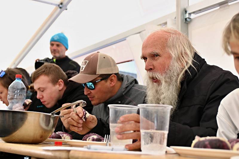 Maloúpská vařečka, krkonošská kulinářská klasika, nabídla zajímavé soutěže.