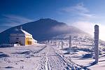 Podle Horské služby je potřeba dbát na zvýšenou opatrnost na řetězové cestě od Slezského domu na vrchol Sněžky.