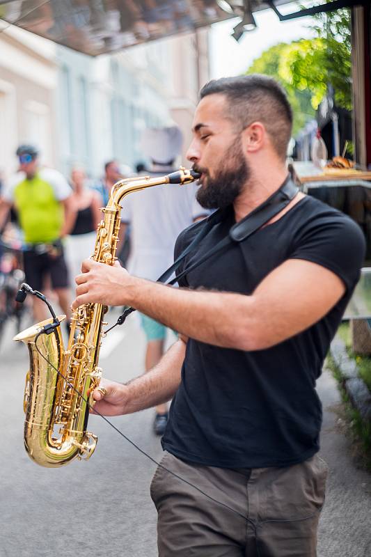 O první ročník trutnovského street food pikniku byl velký zájem.