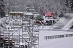 Tady se měl hrát hokej pod širým nebem při Winter Hockey Games. Tribuny a ledová plocha vyrostly ve Špindlerově Mlýně v areálu Svatý Petr.