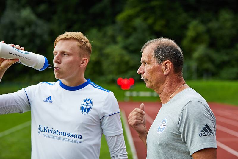 Na trutnovském stadionu bylo ve středu odpoledne dohráno předkolo fotbalového MOL cupu.