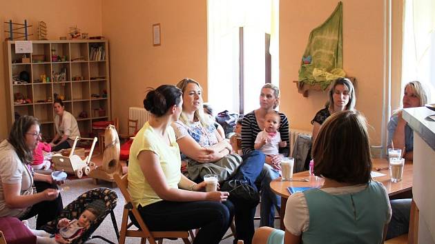 Náruč umožnila besedu o aktuálních otázkách z dětského světa