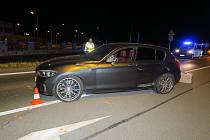Nehoda v Choustníkově Hradišti měla dohru. Řidič udeřil policistu pěstí.