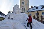 Na náměstí v Jilemnici stojí po dvou letech opět mohutná socha ze sněhu. Tentokrát to není tradiční Krakonoš, ale hrabě Jan Nepomuk Harrach