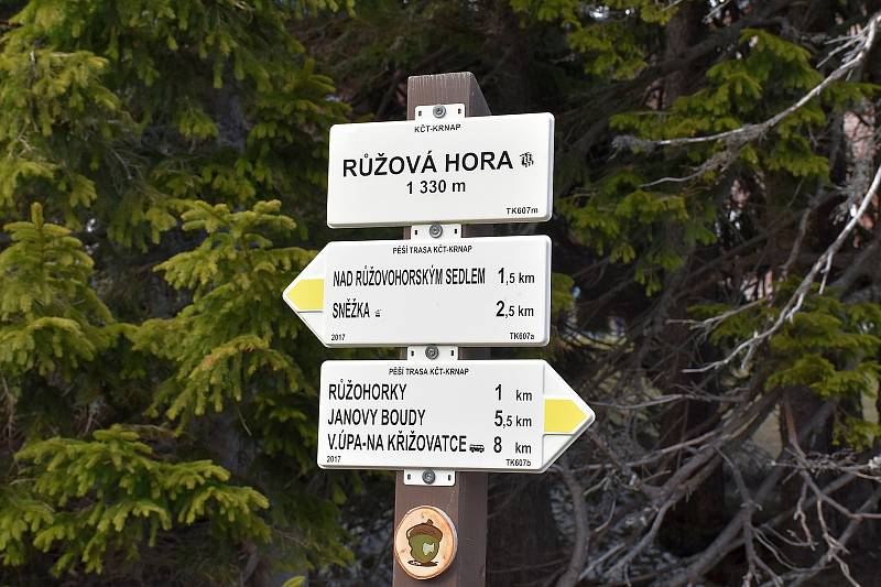 Lanovka na Sněžku od 1. května znovu může vozit turisty na nejvyšší českou horu.