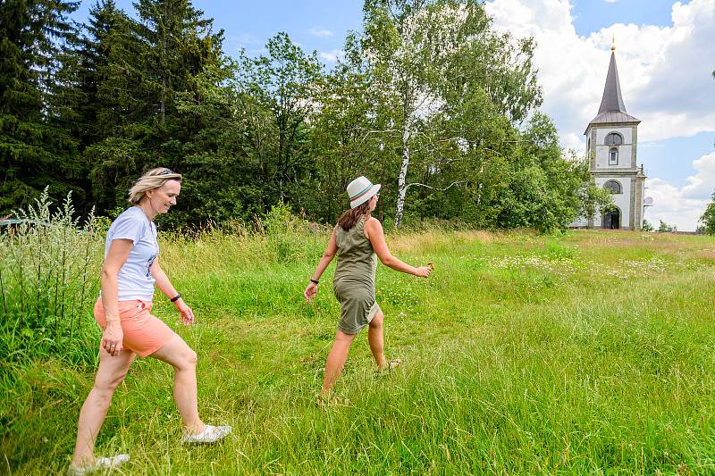 Zdolat Nachmelenej pochoďák, to znamenalo ujít 10 kilometrů přes osm pivních zastávek.