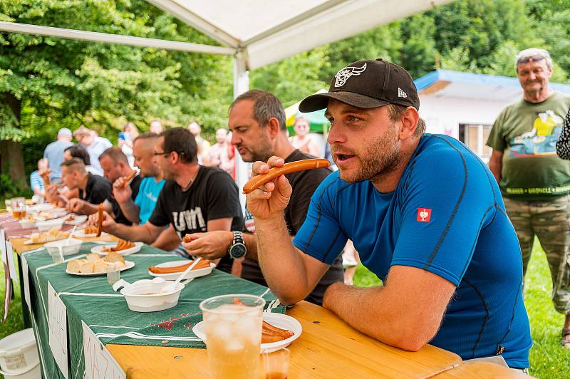 Desátého ročníku Párkyády v Petříkovicích u Trutnova se zúčastnil rekordní počet 35 účastníků.