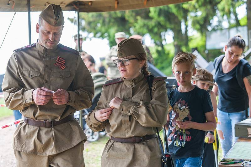 Vojenská vozidla u Stachelbergu.