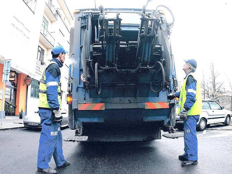 AREÁL VYUŽIJÍ Technické služby pro parkování techniky, která nyní stojí na pronajatých plochách. 