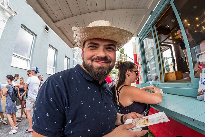 O první ročník trutnovského street food pikniku byl velký zájem.