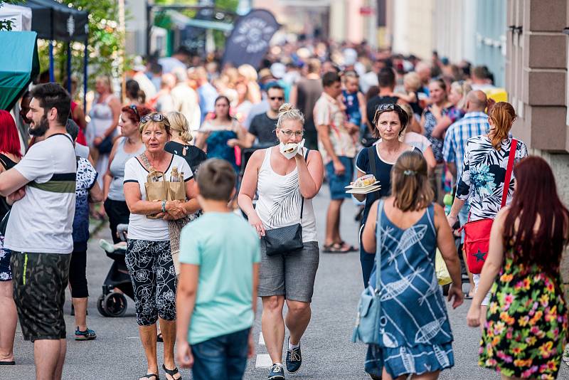 O první ročník trutnovského street food pikniku byl velký zájem.