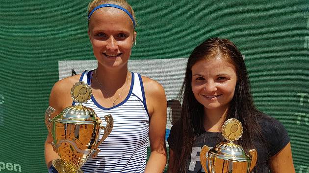 Finalistky dvouhry 18. ročník JUTA cupu Tereza Polanská a Monika Svobodová.