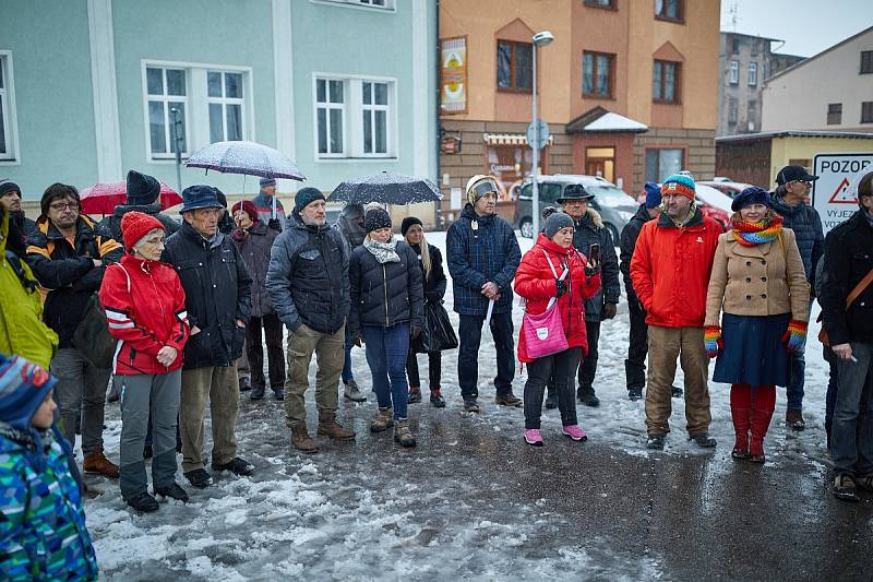 Úterní protest proti Babišovi a Ondráčkovi v Trutnově