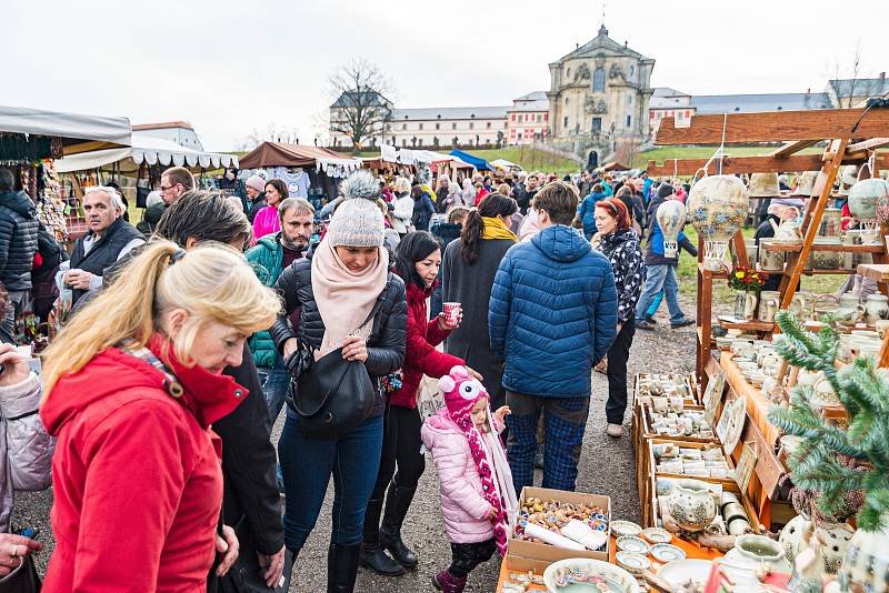 V barokním areálu v Kuksu začaly vánoční trhy.