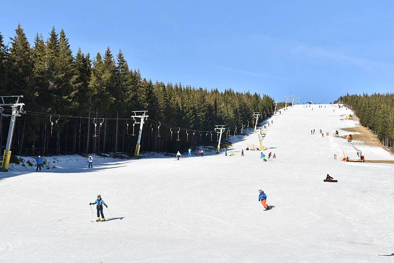 Zahájení lyžařské sezony v Malé Úpě v pátek 18. prosince.