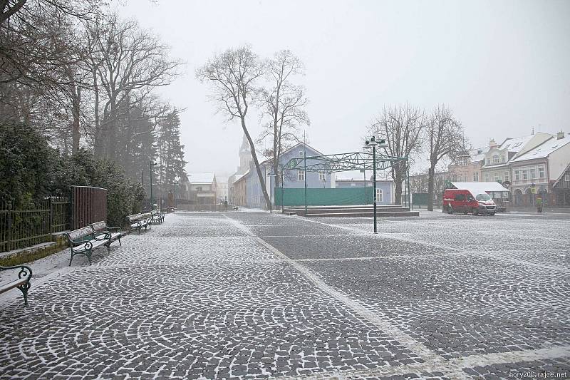 Zasněžené Vrchlabí ve středu 7. dubna.