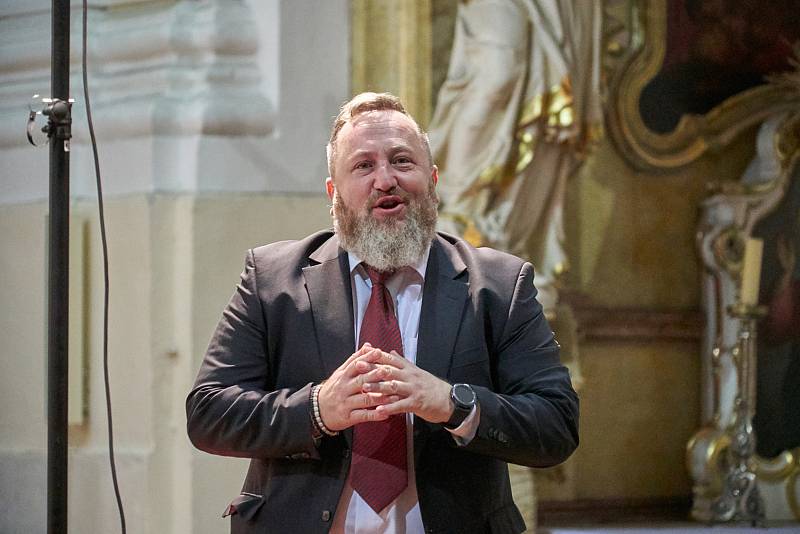 Úvodní koncert Trutnovského podzimu v místním kostele. Zazněla mše h moll Johanna Sebastiana Bacha v podání Czech Ensemble Baroque Orchestra & Choir.