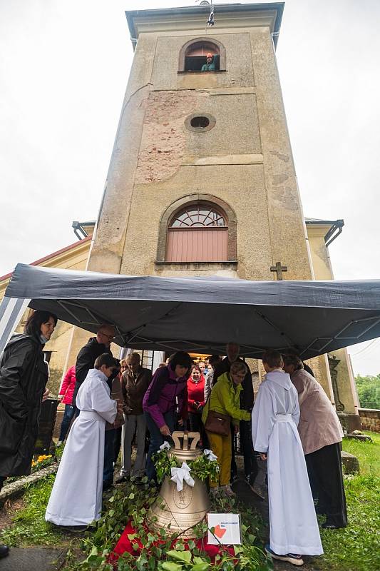 U příležitosti výročí 300 let od zahájení stavby místního kostela došlo v Borovnici k posvěcení obecního zvonu sv. Víta a umístění do věže.