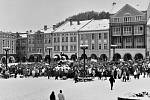 Trutnovský fotograf Ctibor Košťál zachytil období z  prvního půlroku po 17. listopadu 1989.