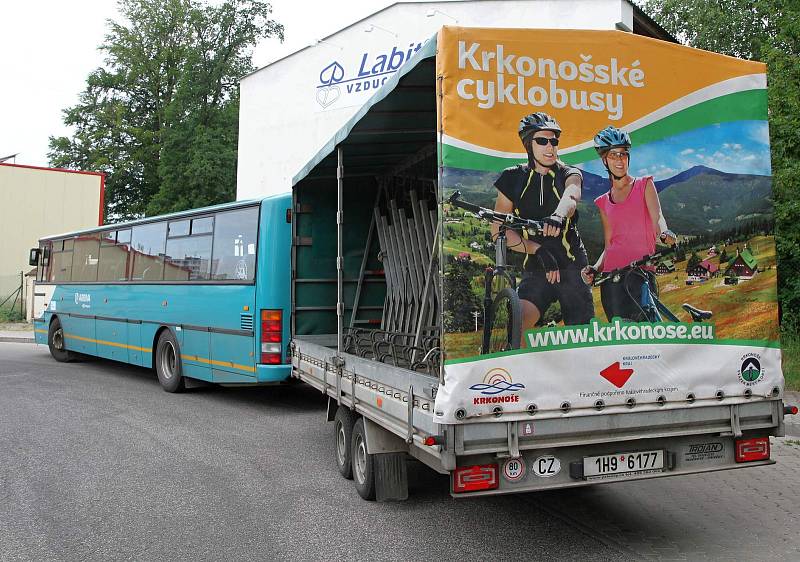 První letošní jízda krkonošských cyklobusů.