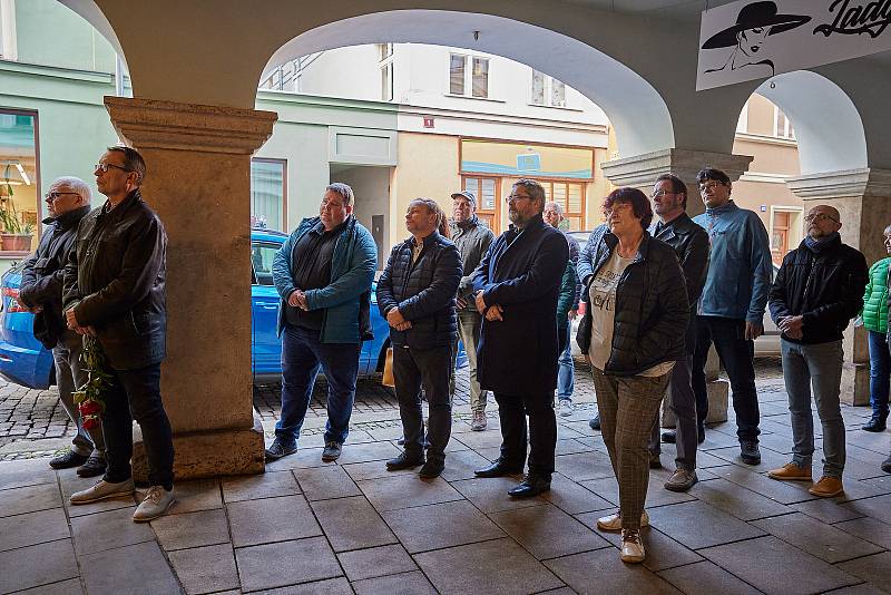 Trutnov odhalil na třech různých místech ve městě kameny zmizelých, které připomínají oběti holokaustu pocházející z Trutnova.