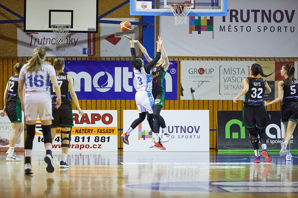 Krkonošský deník | ŽBL: Loko Trutnov - Basket Žabiny Brno | fotogalerie